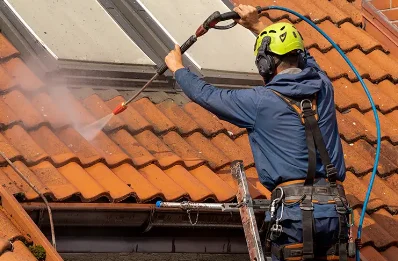Démoussage et hydrofuge de toiture à Verberie